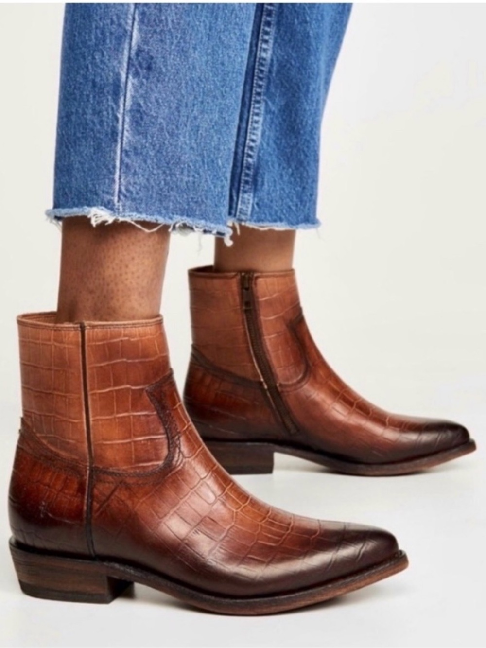 NWT Frye Billy Inside Zip Ankle Boot in Cognac Croc Size 6